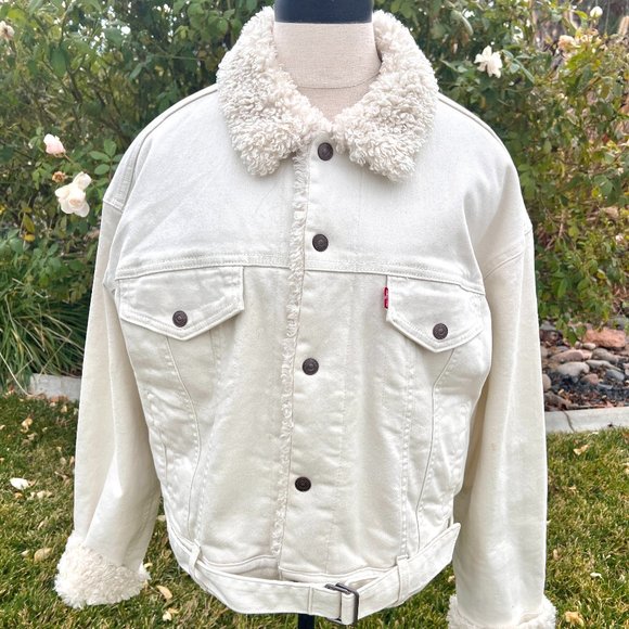 Levi's Cozy Cocoon White Trucker Jacket - Cuddly Tofu - Size Large - Picture 1 of 11
